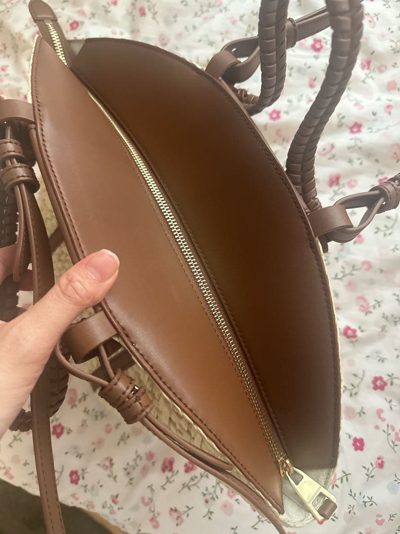 CHARLES&KEITH♡ Shaliaシャリアラフィアウーブンバケツバッグ