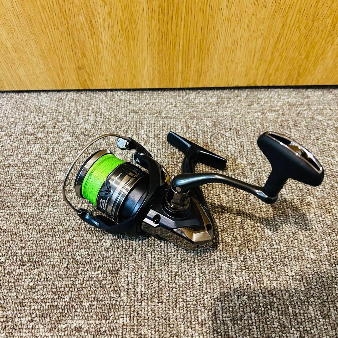 新古品　シマノ　22ミラベル　C3000HG ダブルクロスPE 0.8号付き