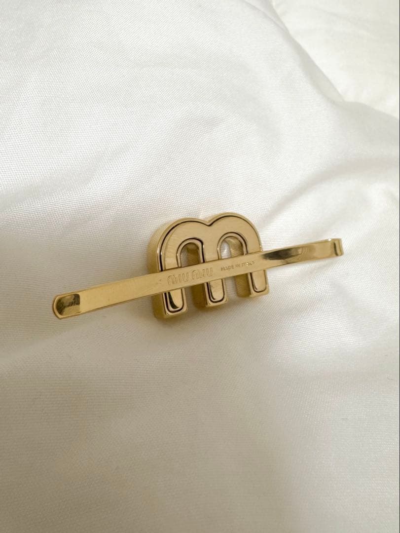美品 miumiu ヘアピン ゴールドラインストーン