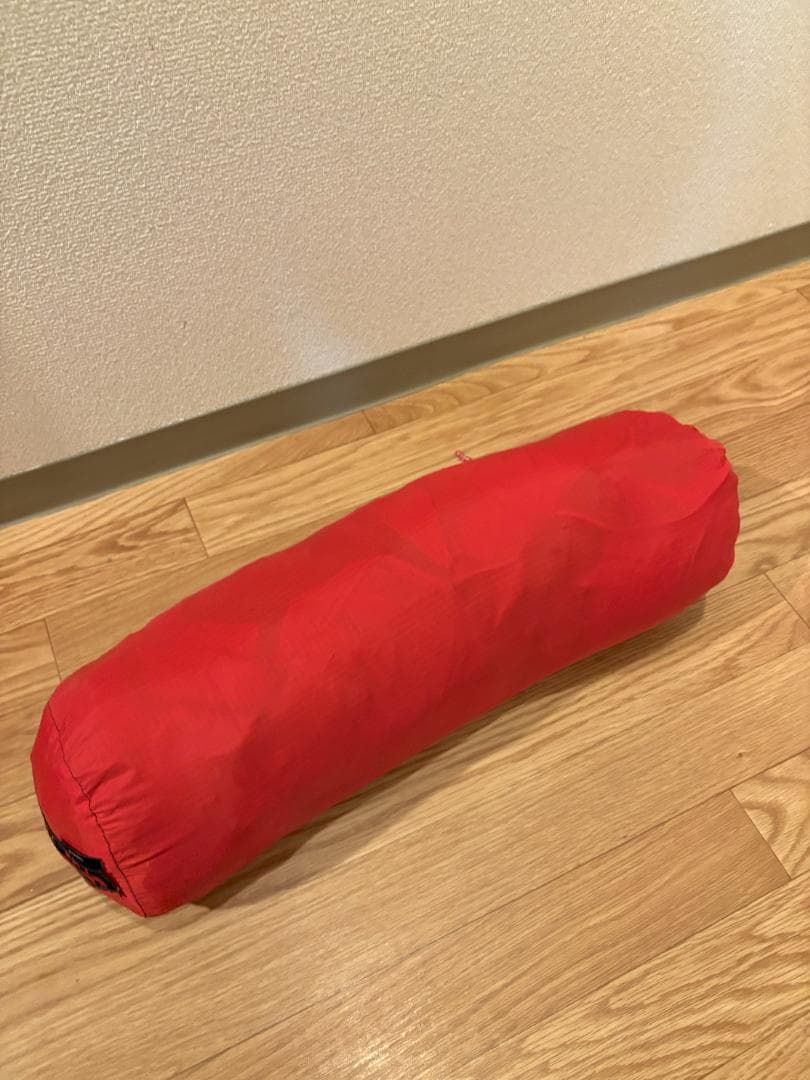 ヒルバーグ ウナ レッド フットプリント付き HILLBERG