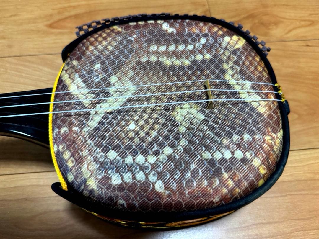 【美品】三線本体 蛇皮装飾