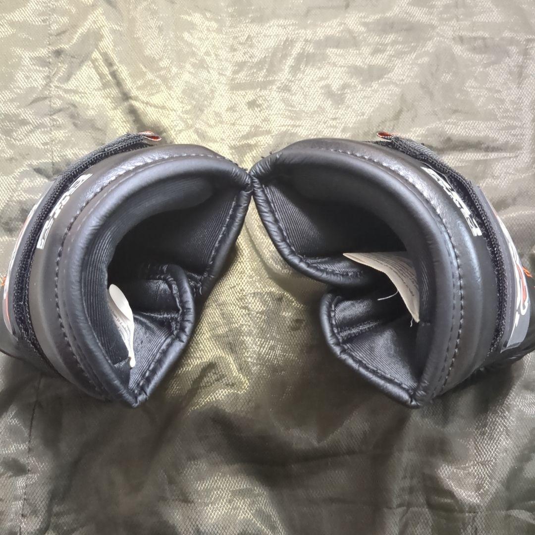 RIVAL RB1 ボクシンググローブ Mサイズ