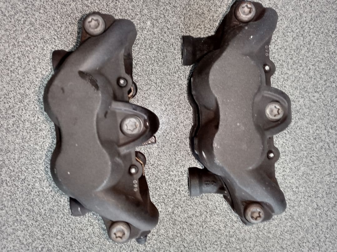 TOKICO ブレーキキャリパー 2個セット