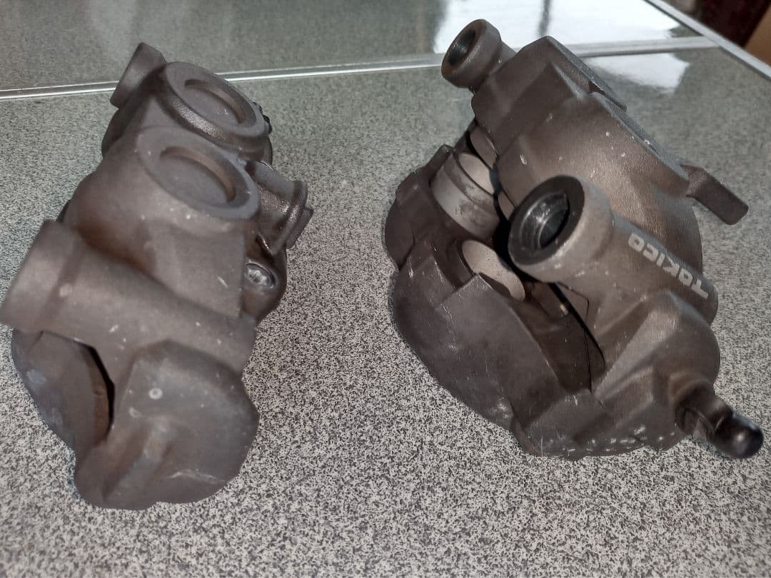 TOKICO ブレーキキャリパー 2個セット