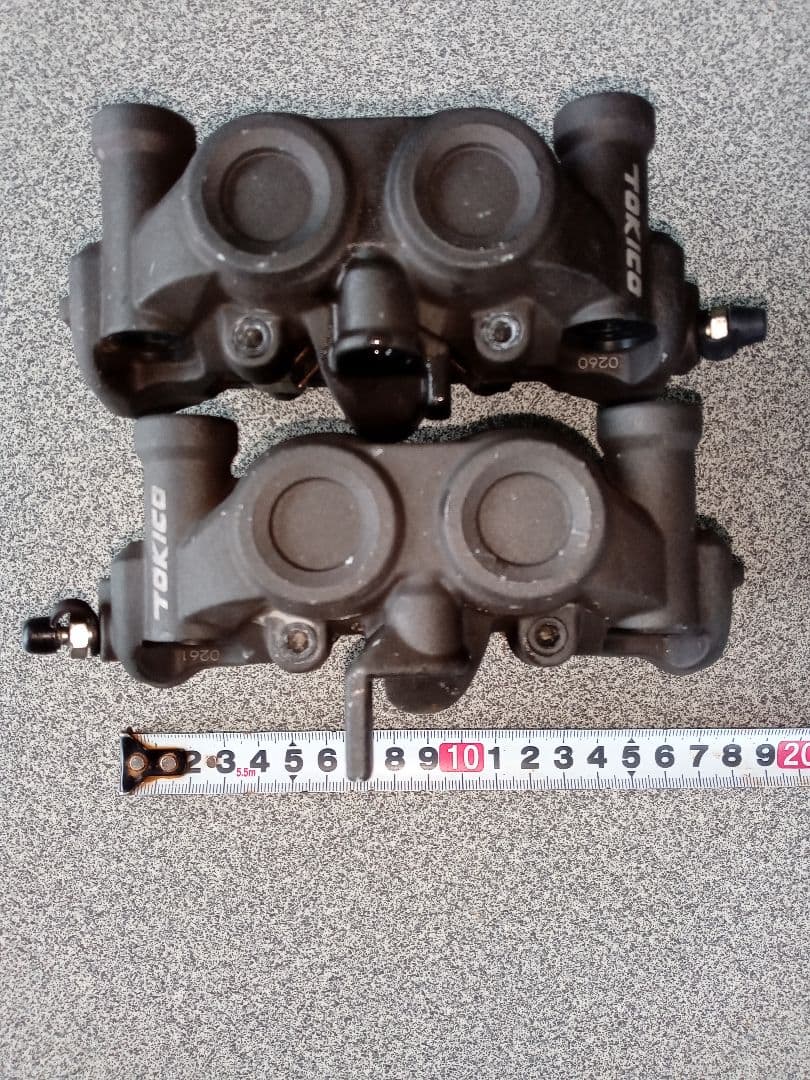 TOKICO ブレーキキャリパー 2個セット