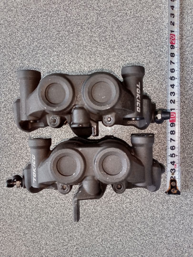 TOKICO ブレーキキャリパー 2個セット