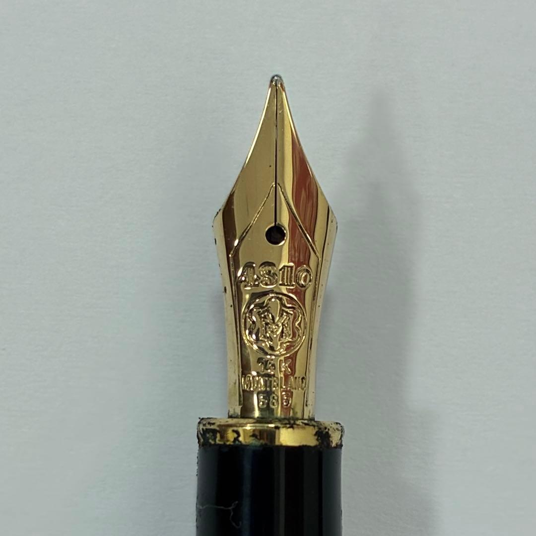 ◇MONTBLANCの万年筆とボールペンのセットです。