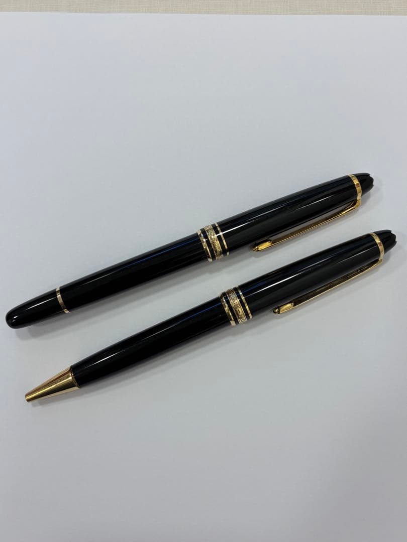 ◇MONTBLANCの万年筆とボールペンのセットです。