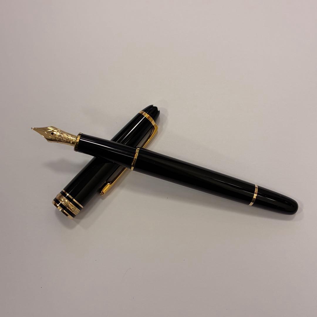 ◇MONTBLANCの万年筆とボールペンのセットです。