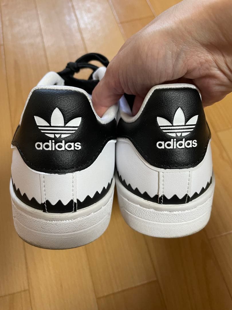 週末限定　アディダス　スーパースター　ホワイト　ブラック　24.5センチ