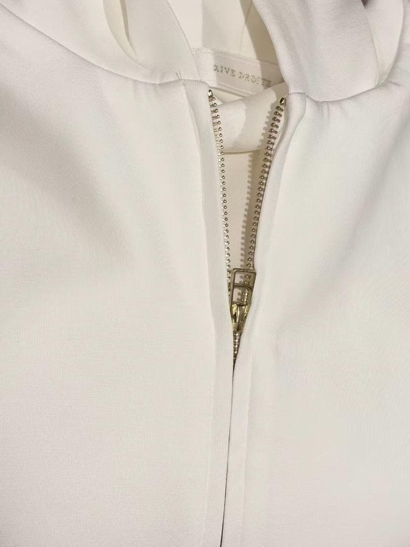 新品 RIVE DROITE リバイバル バックテールZIPパーカー ホワイト