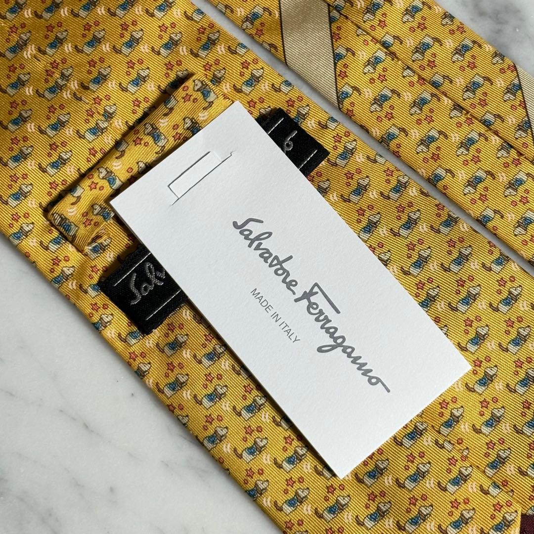 Ferragamo ネクタイ イエロー 犬柄 星 ドット パターン柄