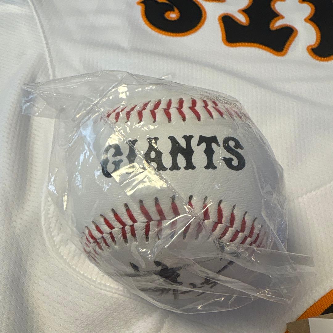 GIANTS 岡本和真選手サインボール