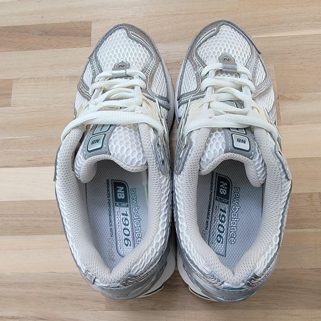 ニューバランス M1906REE シルバー 22.5センチ