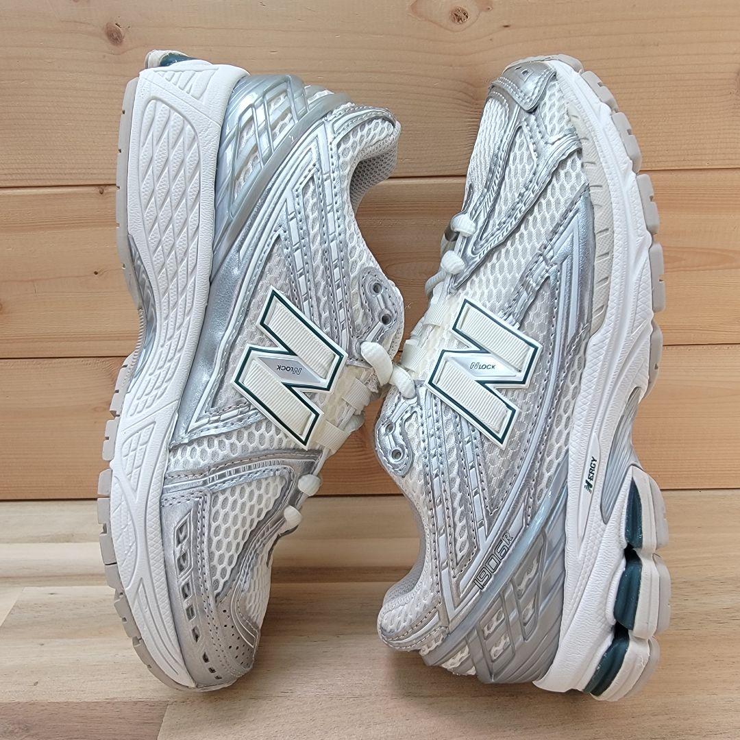 ニューバランス M1906REE シルバー 22.5センチ