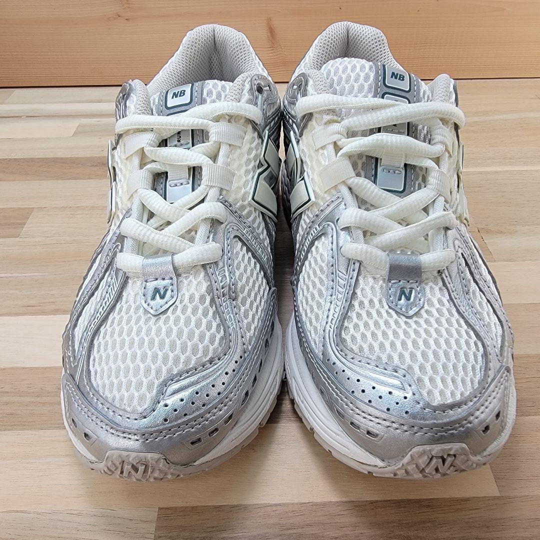 ニューバランス M1906REE シルバー 22.5センチ