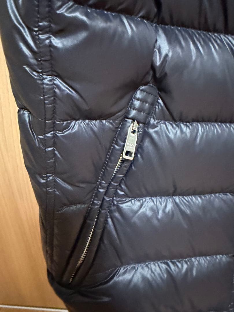 ⭐︎ふらぁっと⭐︎正規美品　プラダ ダウンベスト
