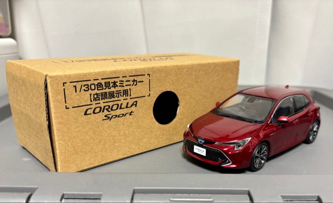 トヨタのカラーサンプル。3台セット。
