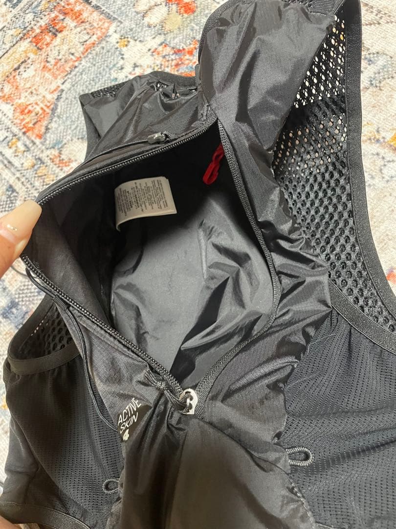 SALOMON ACTIVE SKIN4ブラック ランニングベスト