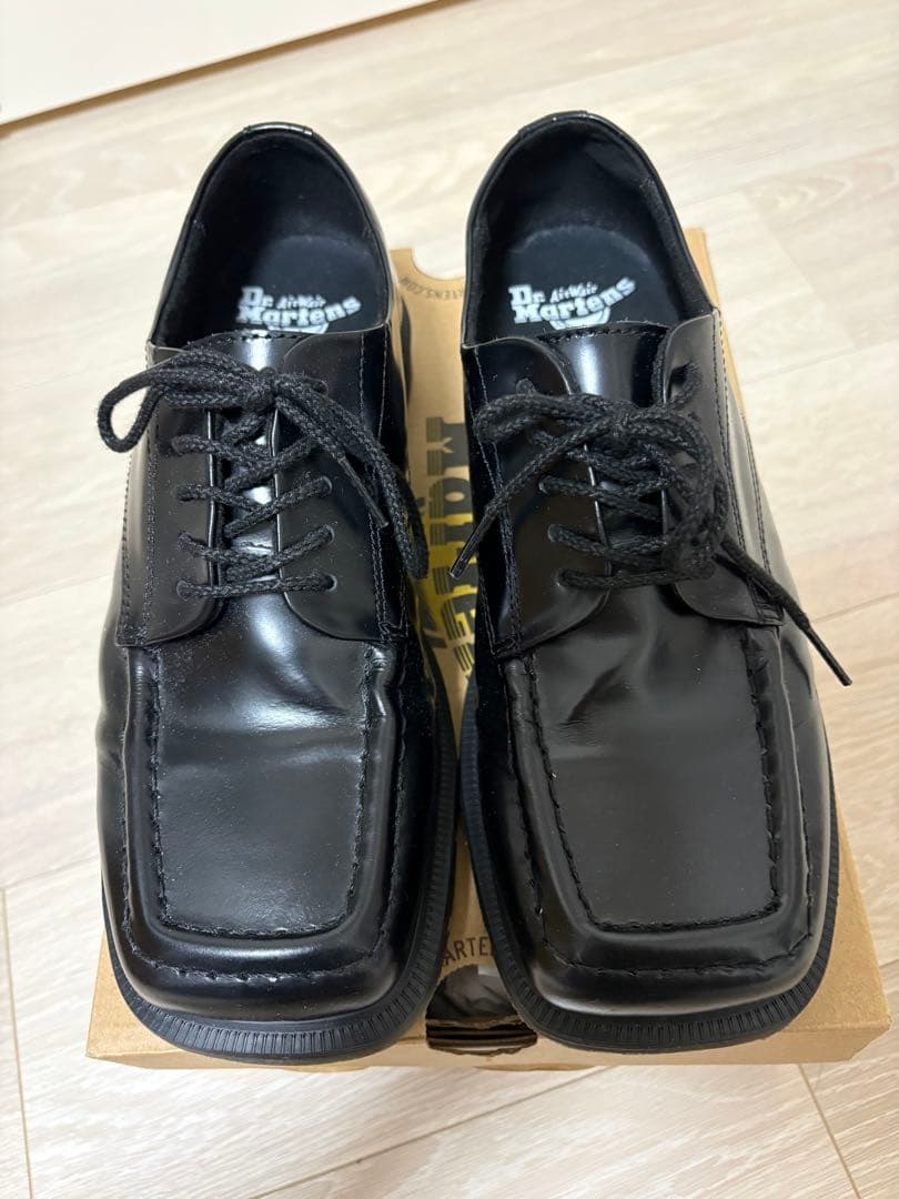 <完売品>Dr. Martens Durrow 5i ホール スクエア　箱付き