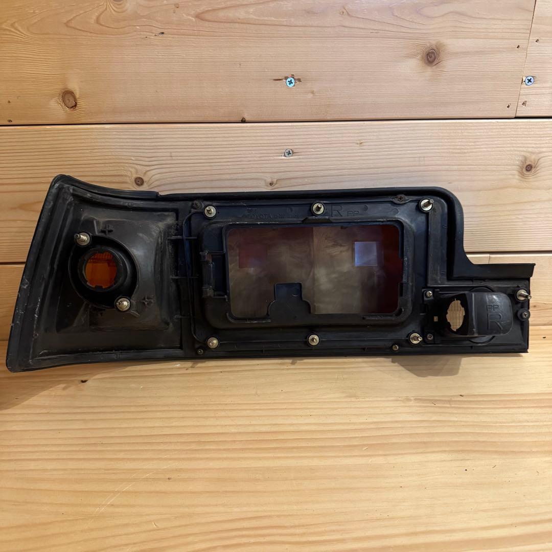 【期間限定SALE】AE86 レビン 後期 テール レンズ (右) 2ドア