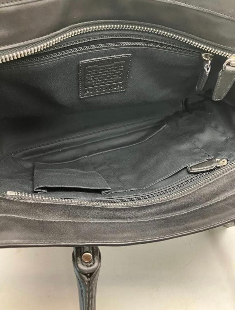 COACH ブラックレザー ハンドバッグ