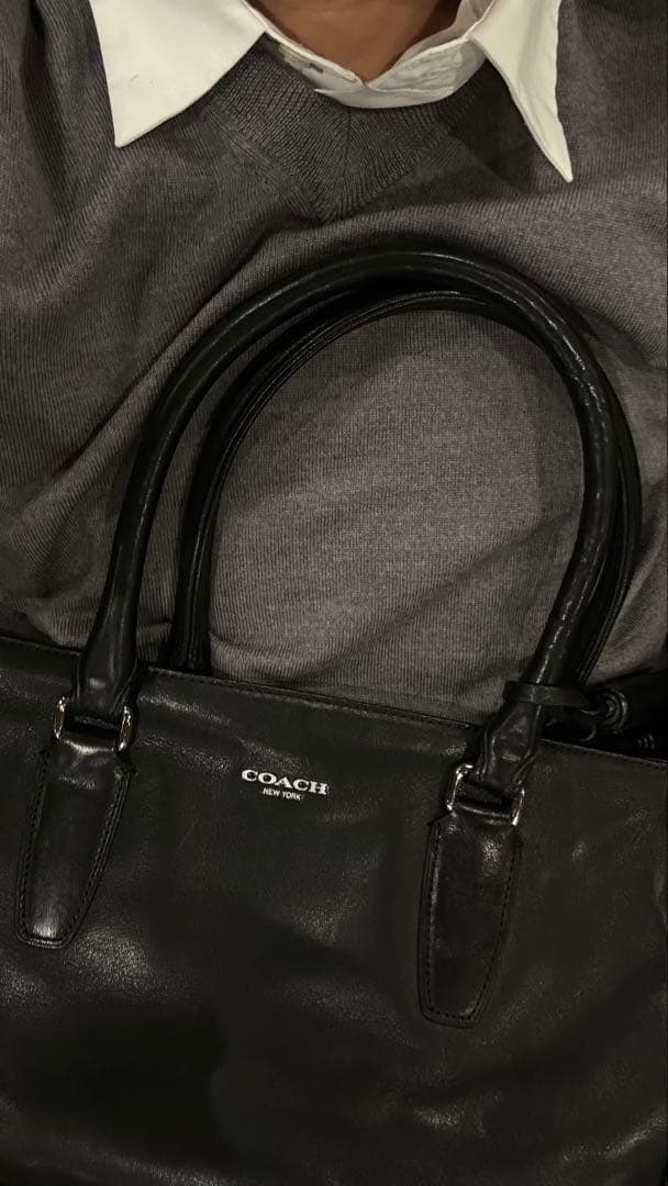 COACH ブラックレザー ハンドバッグ