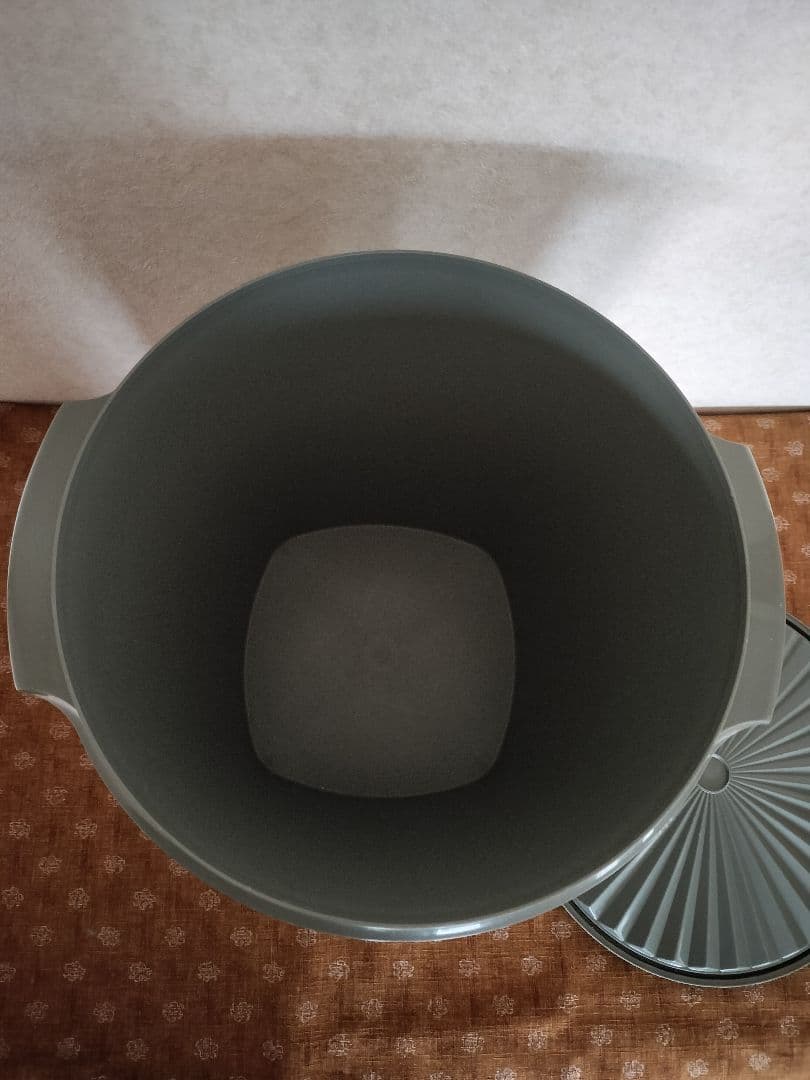 タッパーウェア　マキシクイーンデコレーター　 １１L 　グレー