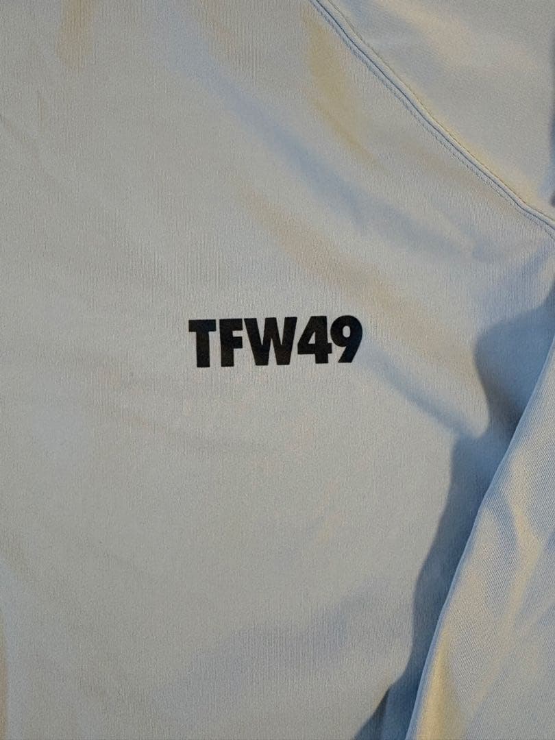 tfw49 フード付きインナー　Lサイズ