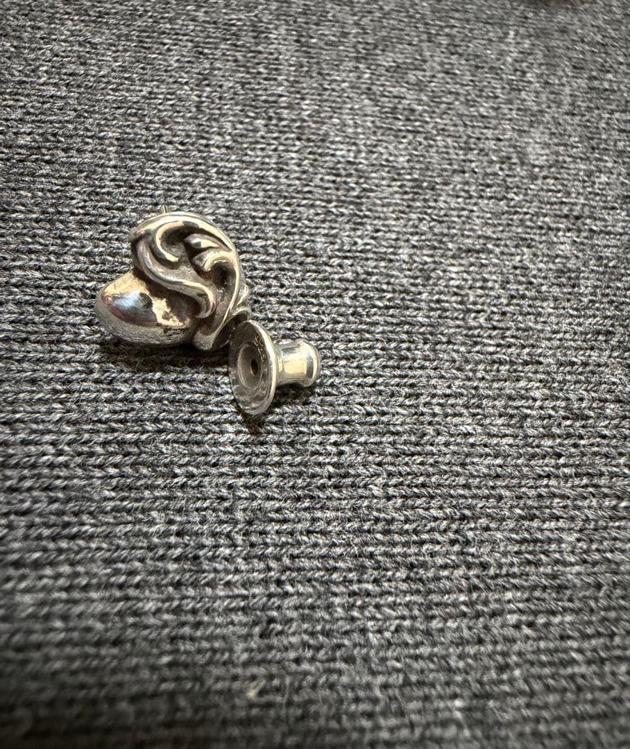 CHROME HEARTS クロムハーツ STUD HEART ハートピアス