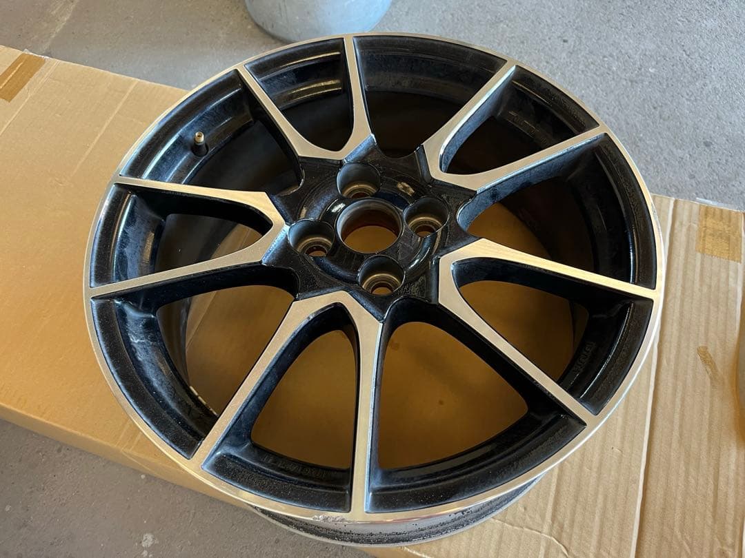 【G'sアクア】アルミホイール　17インチ