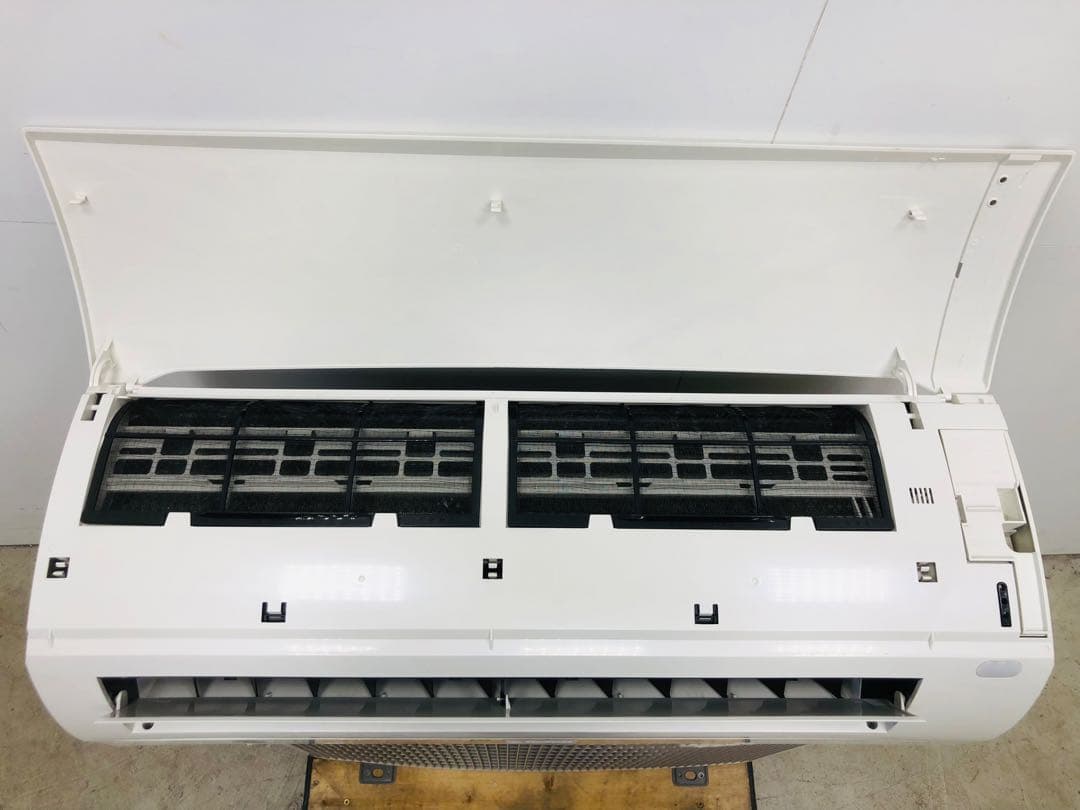 コロナ　ルームエアコン　CSH-N2218R 2018年製 2.2kw