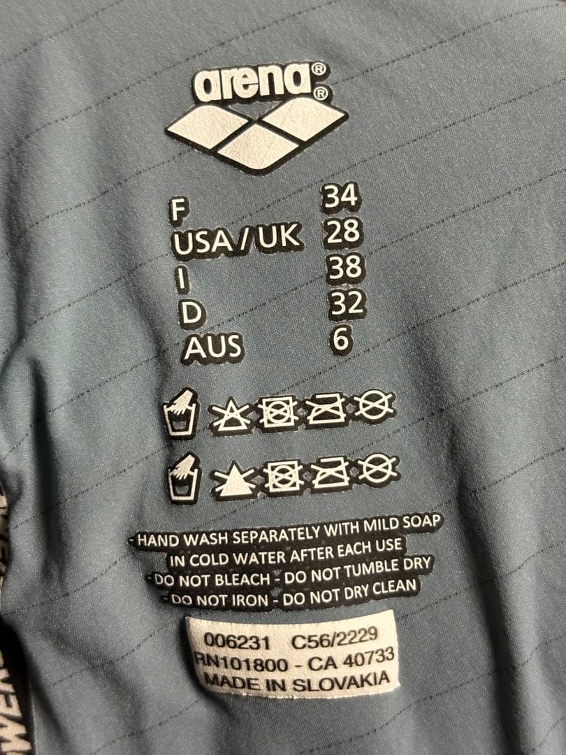 アリーナ　アクアフォース　黒　M