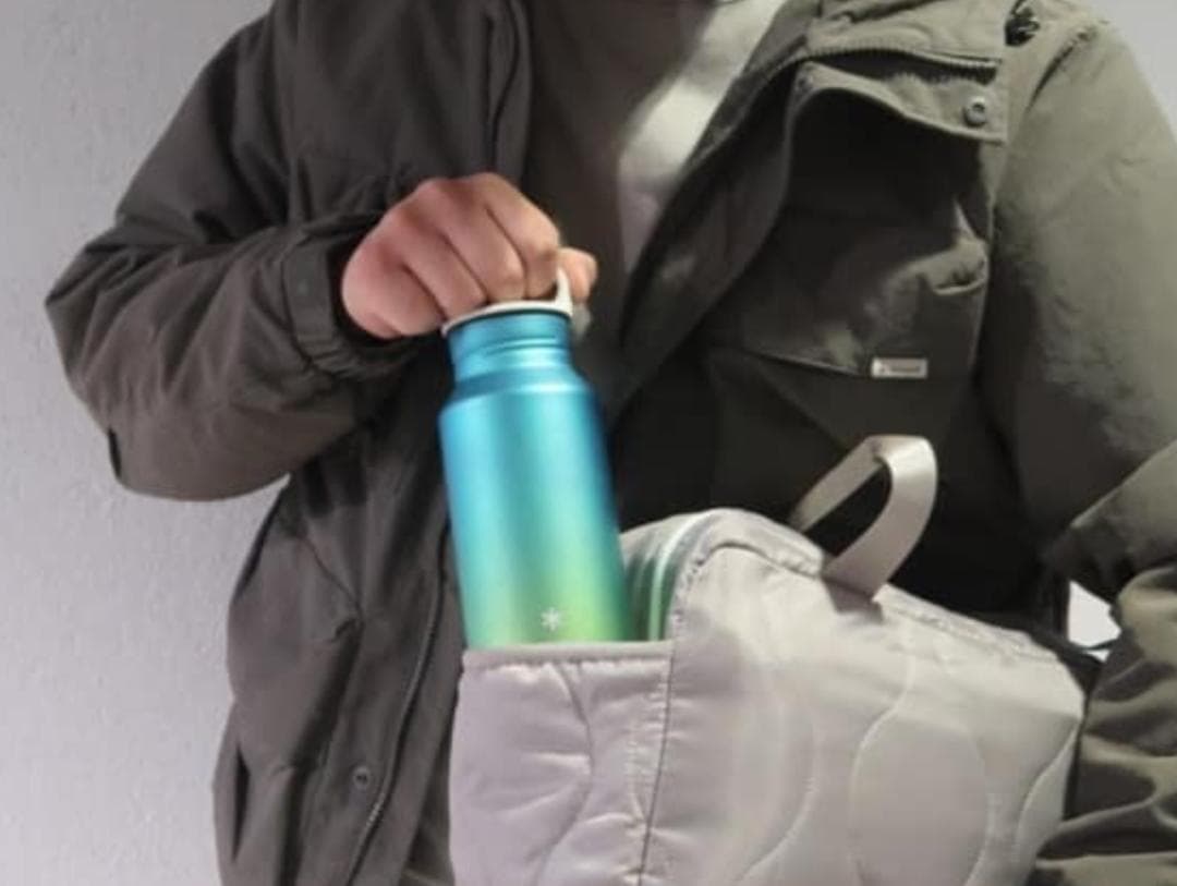 Totoro81） peak 水筒　Bottle 600　オーロラ