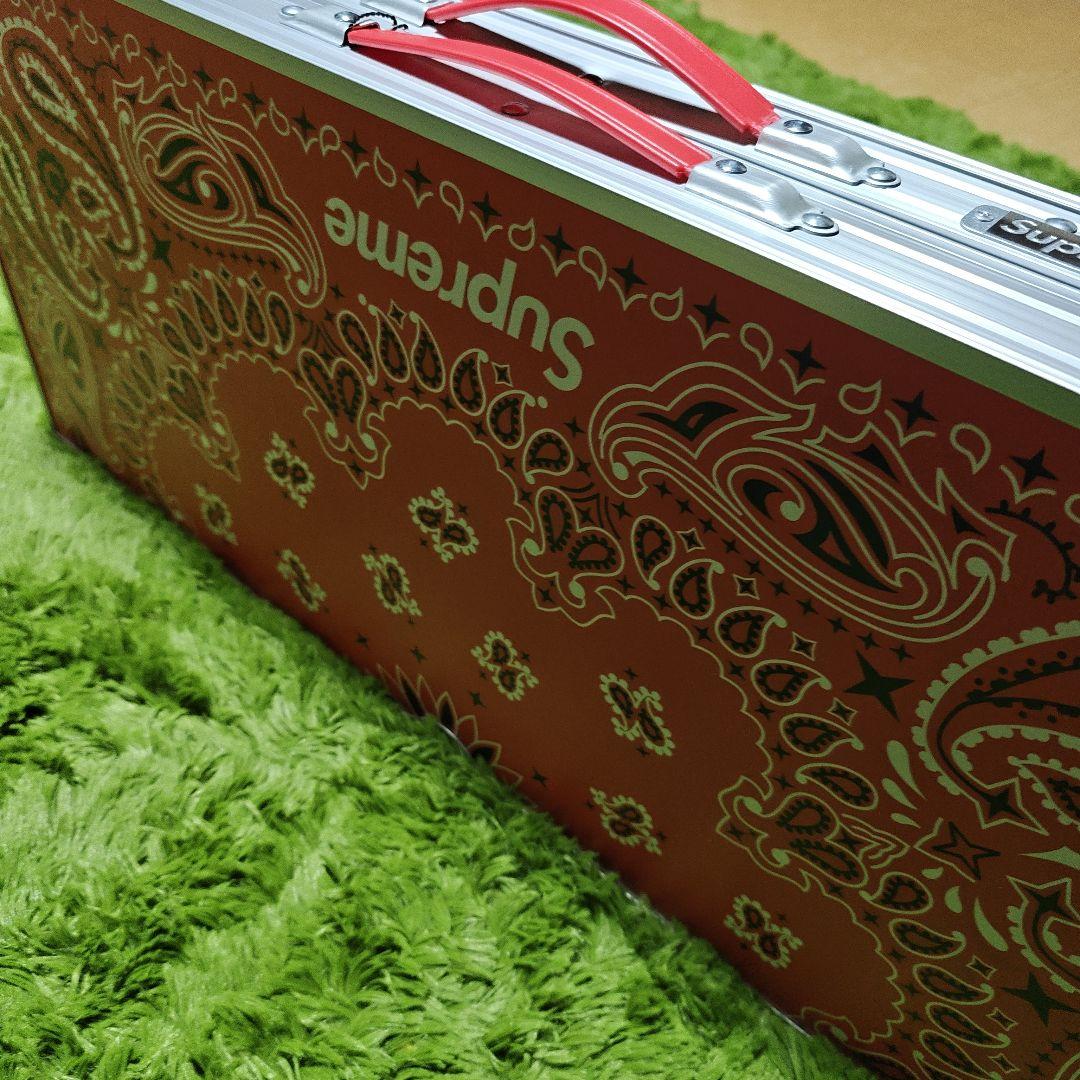 Supreme®/Coleman® Folding Table Set