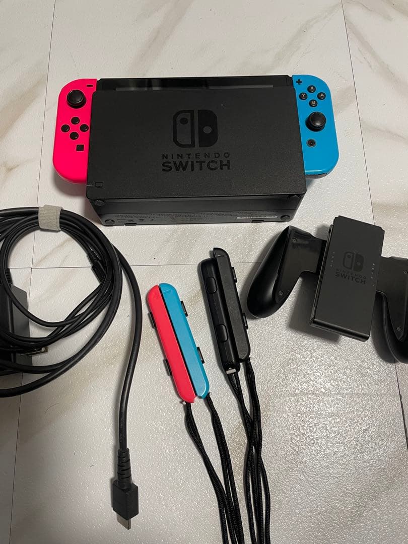 Nintendo Switch 本体ブルー・ピンクJoy-Con