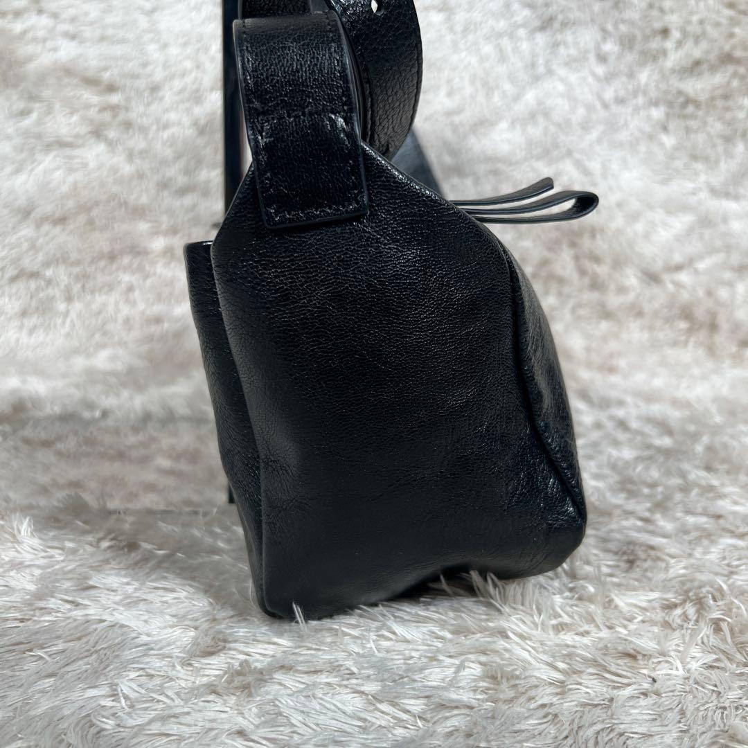 極美品✨　イアパピヨネ ボックスショルダーバッグ　ブラック