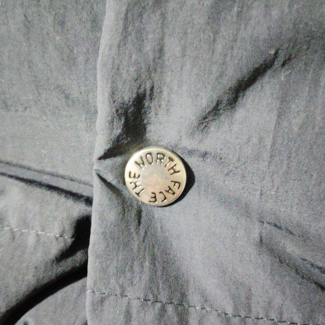 ブラック フード付きダウンベスト