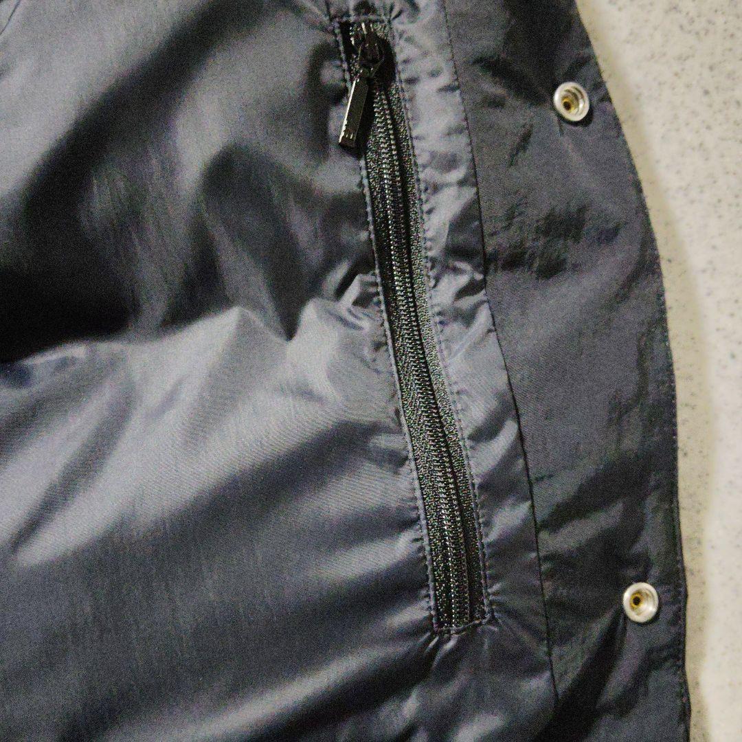 ブラック フード付きダウンベスト