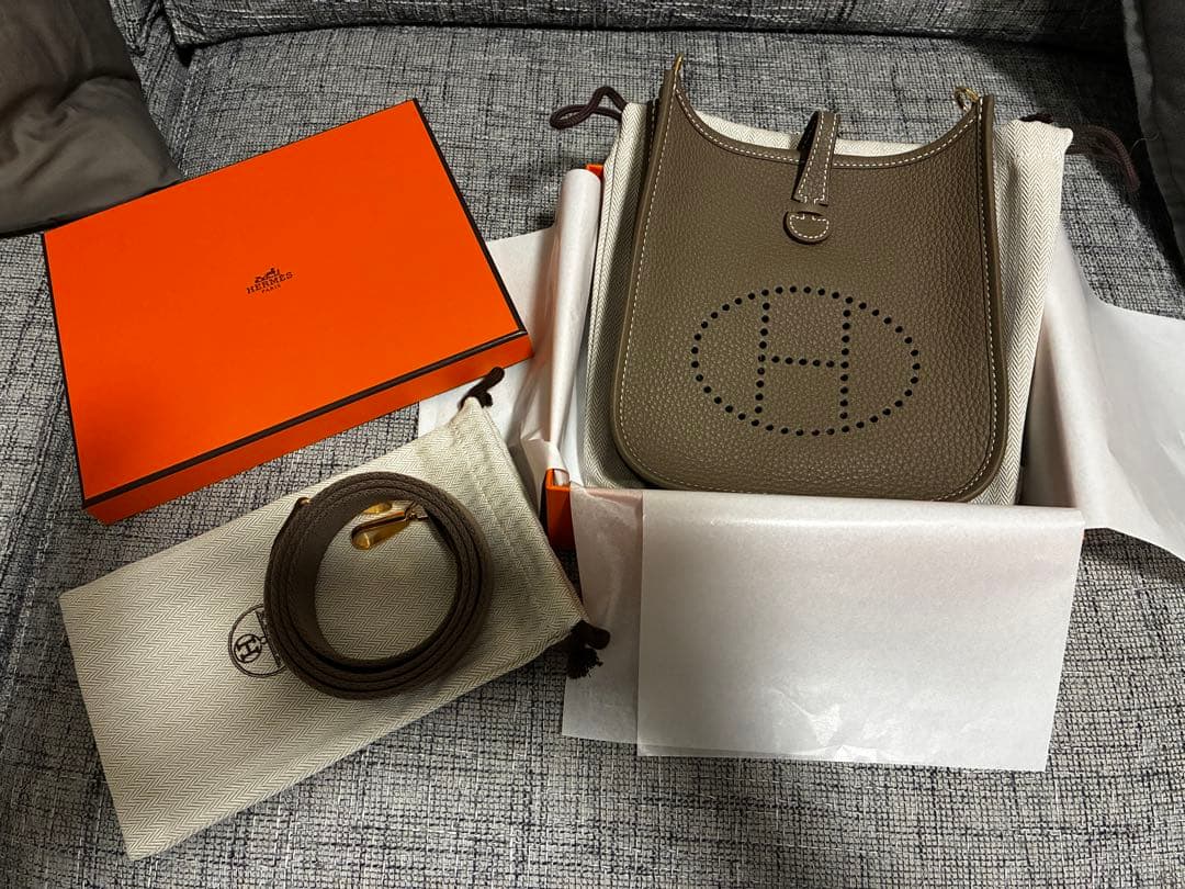 【新品未使用】HERMESミニエヴリンTPM エトゥープK刻印　入手困難