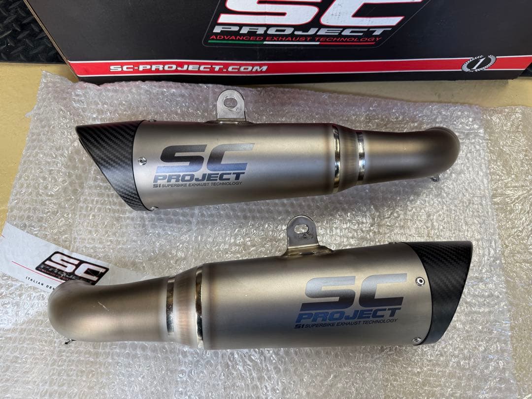 ハイパーモタード950用　SC PROJECT デュアルエキゾーストマフラー