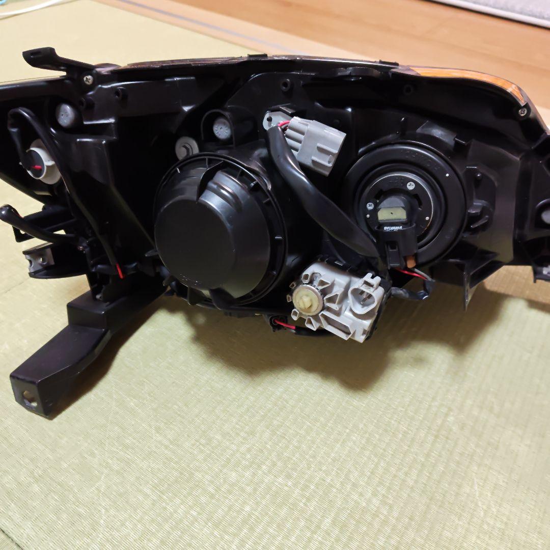 スバルインプレッサWRXSTI　GV.GR.GH系新車外しヘッドライト