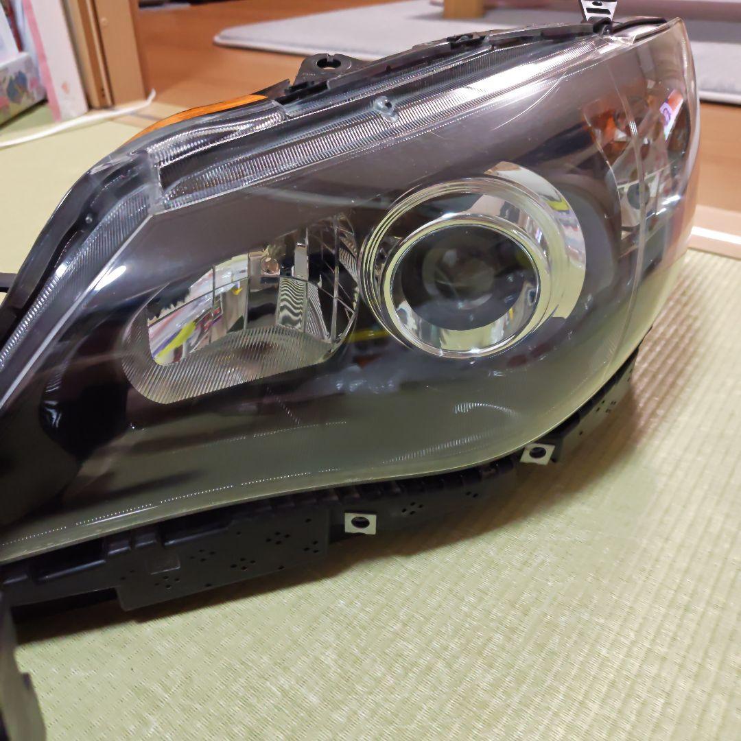 スバルインプレッサWRXSTI　GV.GR.GH系新車外しヘッドライト