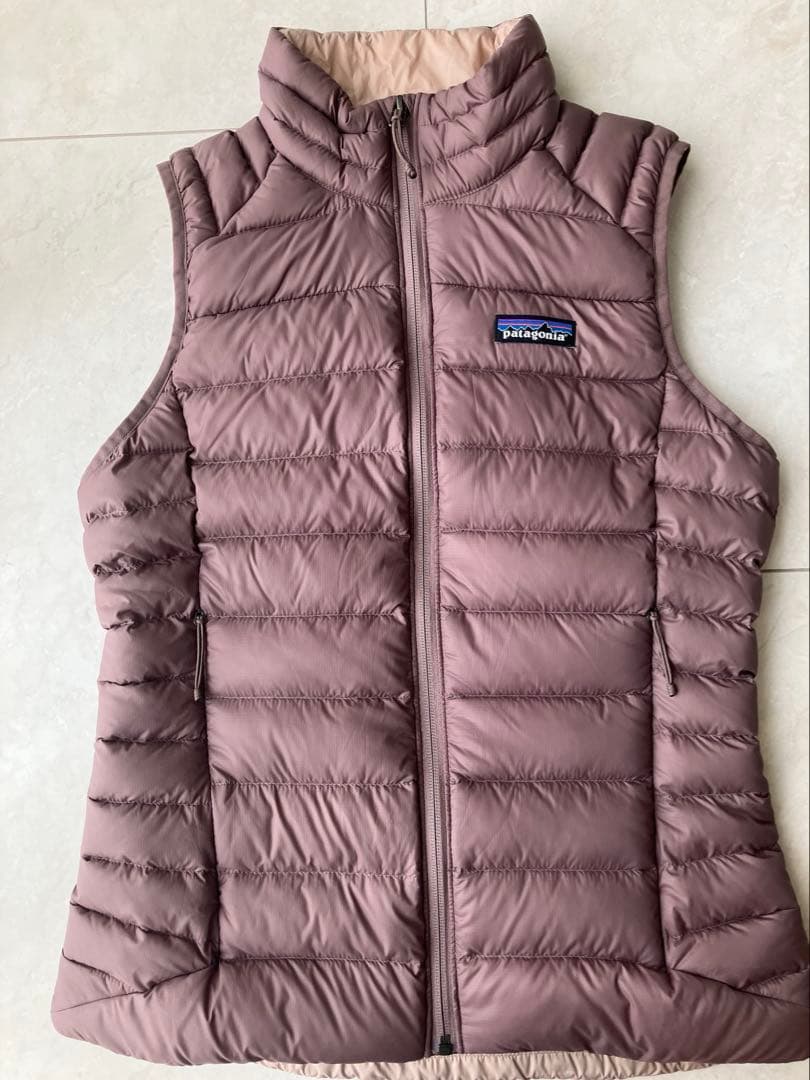 patagonia ダウンベスト XS 薄い茶色　美品