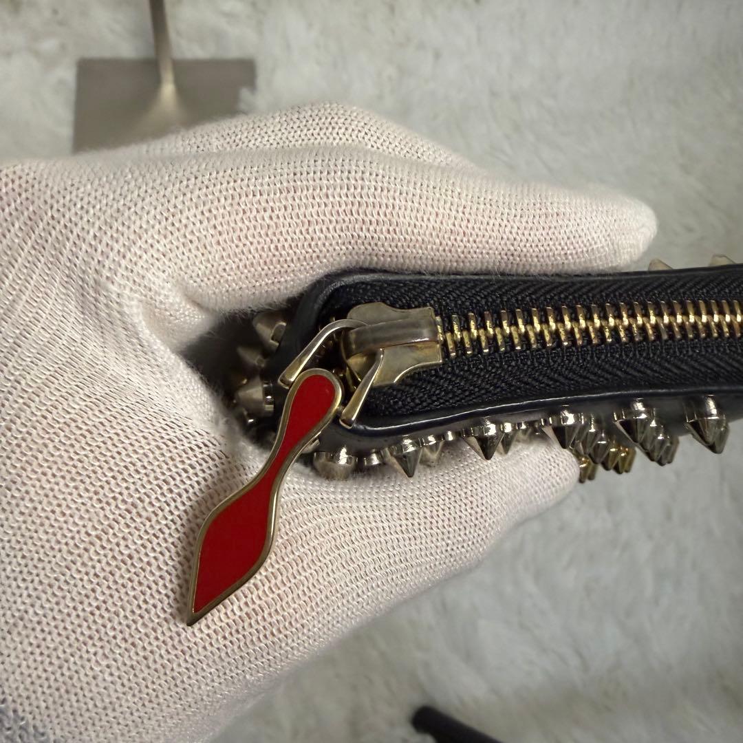 クリスチャンルブタンパネトーネ グラデーションスタッズ ラウンドジップ長財布