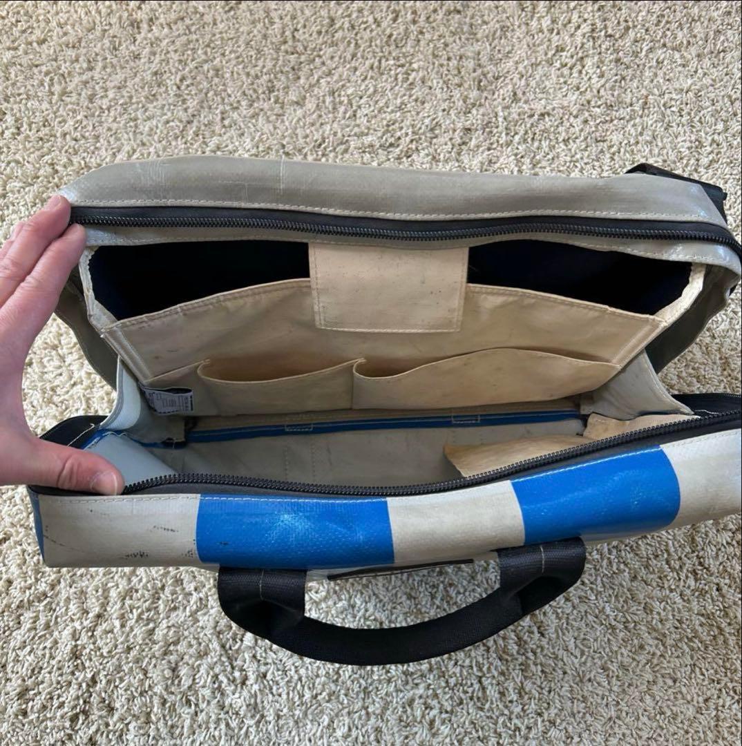 フライタグ　青/グレー