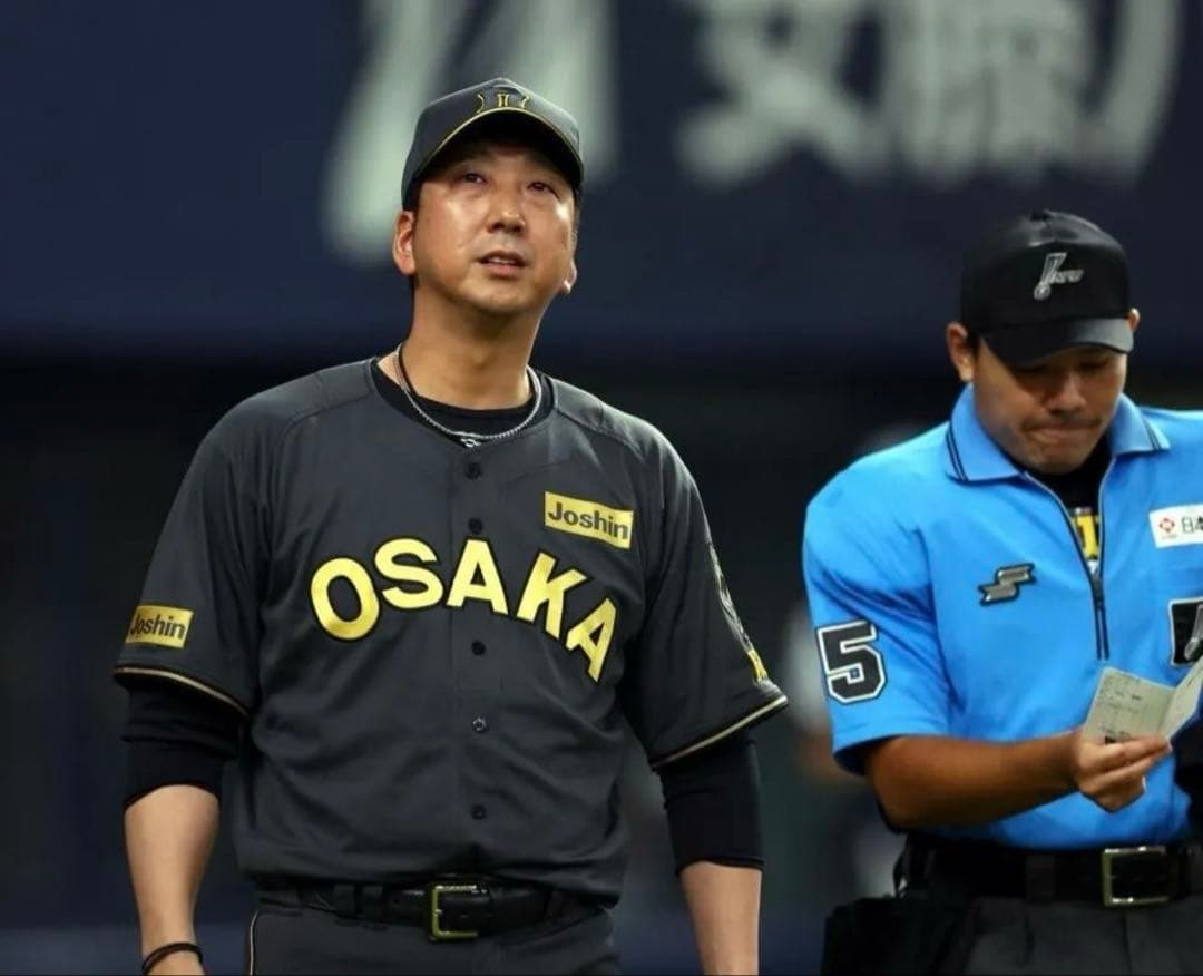 阪神タイガース　ユニフォーム　　　　ブラックダイナマイト　Oサイズ　未開封