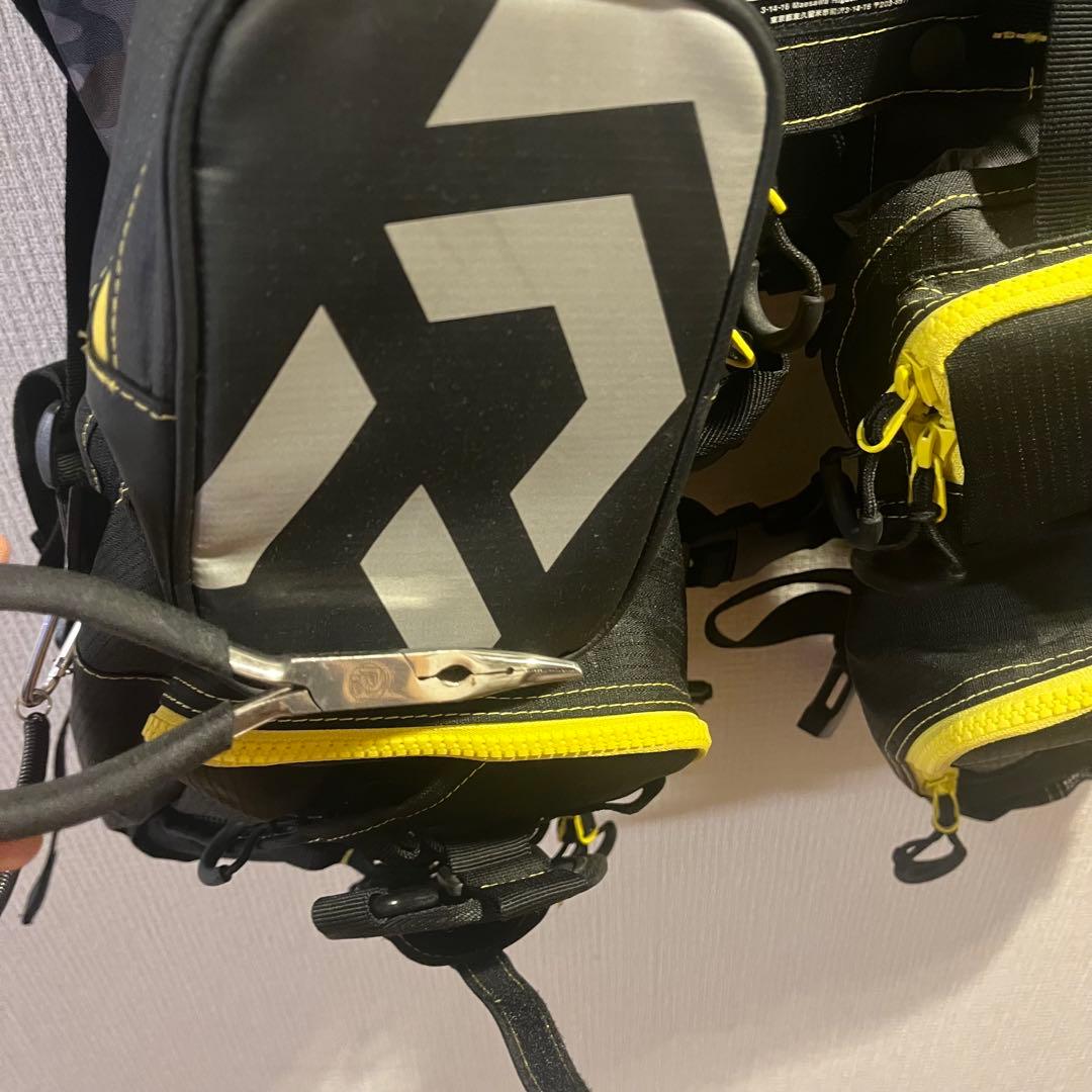 ダイワ ライフジャケット ブラック/カモフラージュ