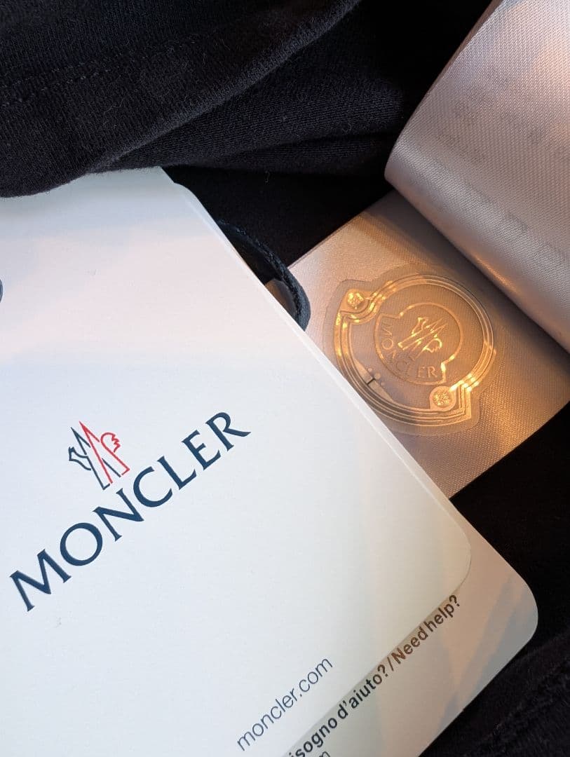 Rinascente.　美品　タグあり　MONCLER　Tシャツ　2A