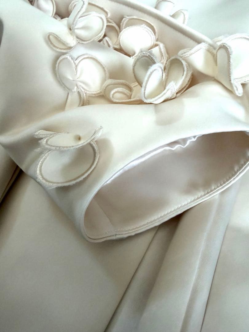 yori パフュームサテンジャケット 36アイボリーshirocon